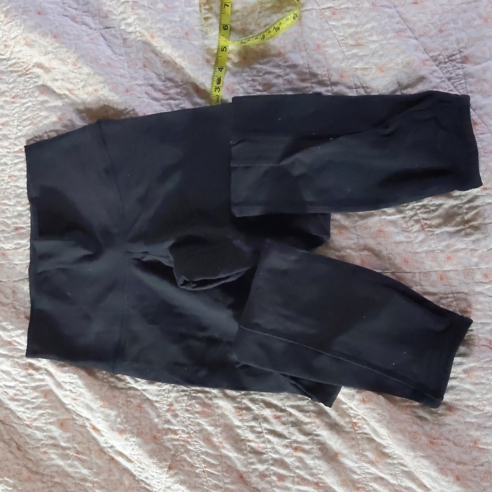 Lululemon black leggings